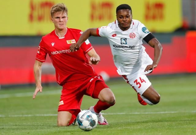 米体：热刺看上比塞克，英超对球员很有吸引力（米体：热刺有意引进比塞克，英超对其吸引力十足）