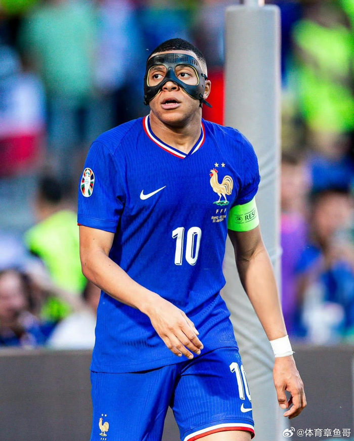 非洲杯半场：双方均破门乏术，布基纳法索0-0赤道几内亚（非洲杯半场战报：布基纳法索与赤道几内亚互交白卷）