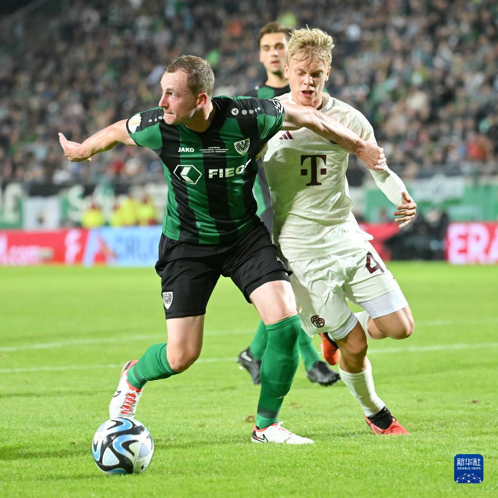 埃尔切3-0大胜赫罗纳，拉法-米尔两球，巴莱拉破门（拉法-米尔梅开二度，巴莱拉建功，埃尔切3-0完胜赫罗纳）