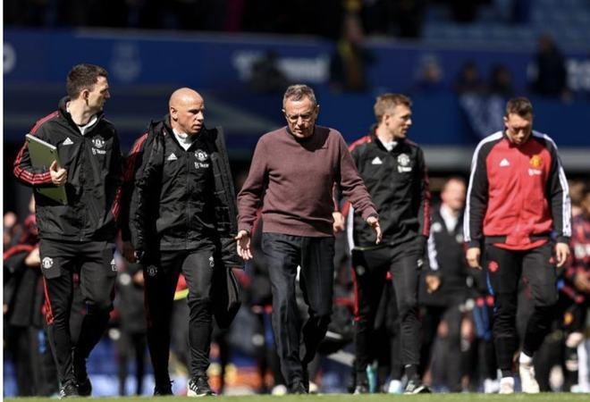 梅西曾被瓜迪奥拉安排踢陌生位置！他不断适应和学习，变得更强！（瓜帅曾让梅西改打陌生位置，他在适应与学习中愈发强大！）