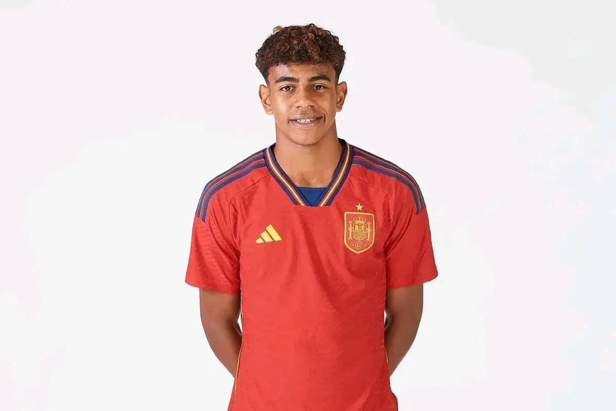 曼城瓜帅战术调整成功击败托特纳姆（瓜迪奥拉变阵奏效 曼城力克热刺）